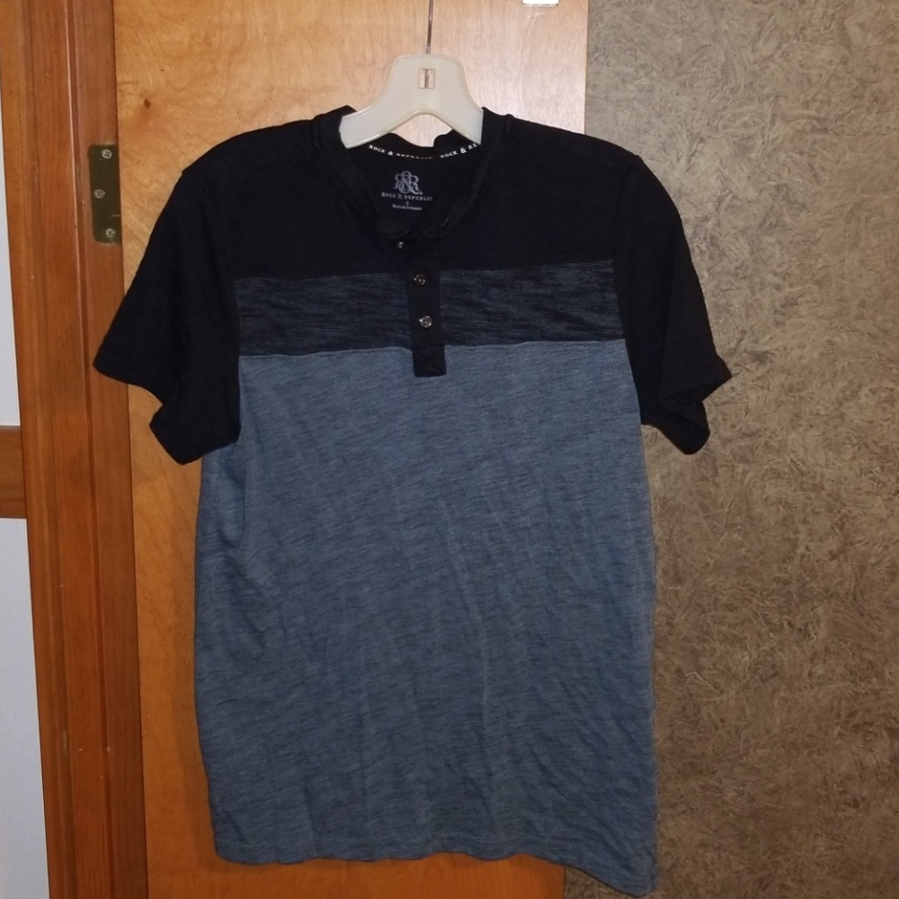 Mens short sleeved casual pull over T